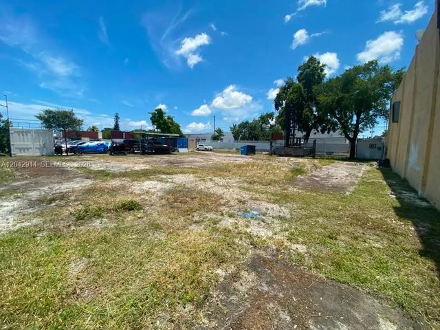 5 of 6 - 3367 Nw 68th Street, Miami, FL