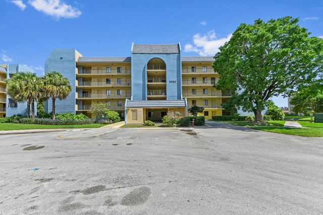2828 Tennis Club Drive ##202, West Palm Beach
