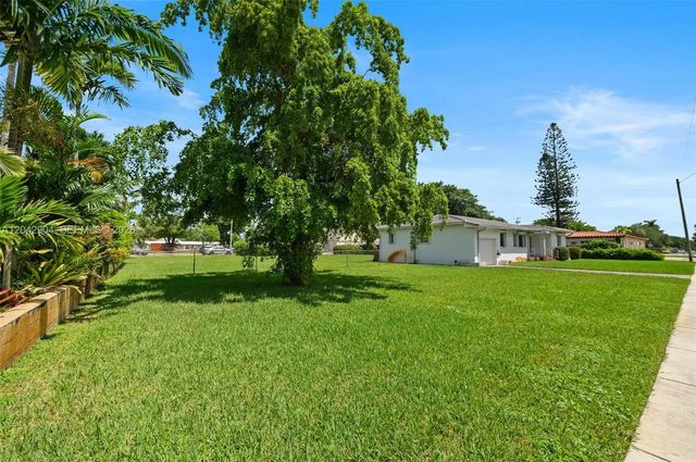 4 of 23 - 20 Sw 4th Street, Dania Beach, FL