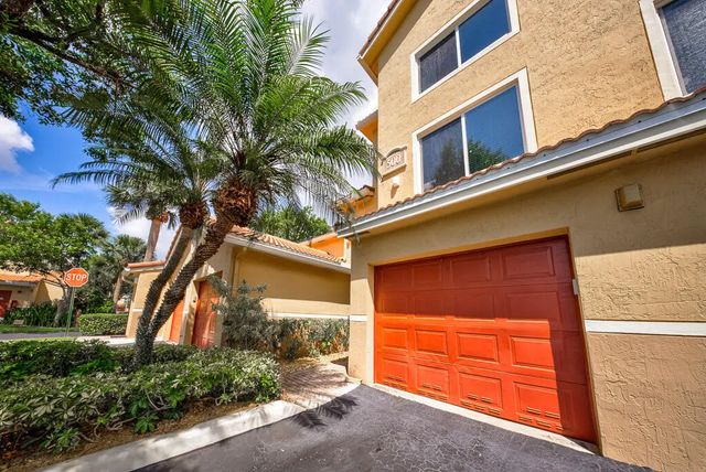 500 Scotia Drive #302, Hypoluxo