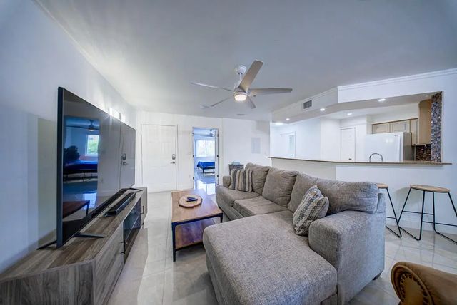 5 of 44 - 500 Scotia Drive #302, Hypoluxo, FL
