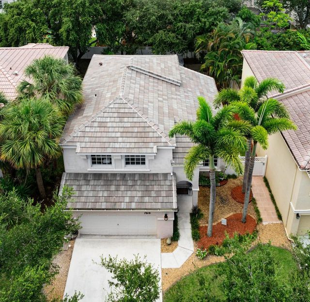 7819 Oak Grove Circle, Lake Worth
