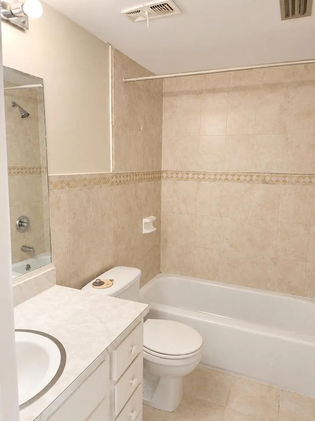 3 of 8 - 2050 Oleander Boulevard #1-105, Fort Pierce, FL