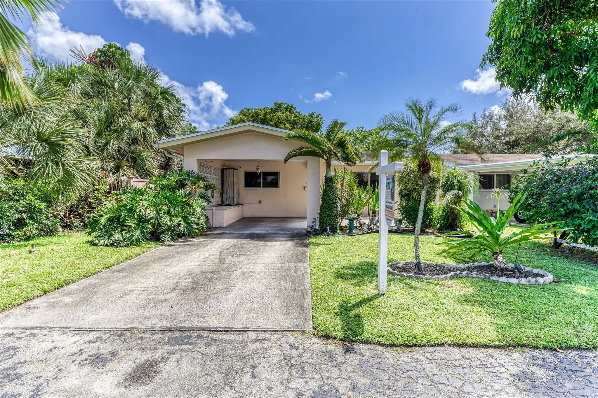 1676 Ne 40th Street, Oakland Park