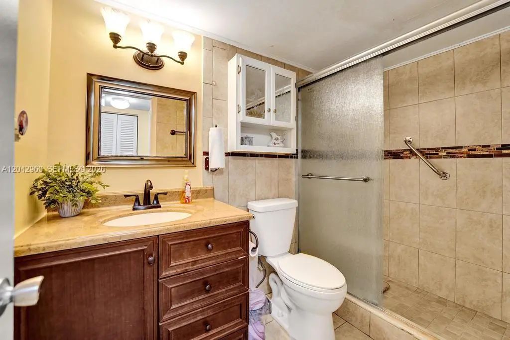 1000 Colony Point Circle #422, Pembroke Pines