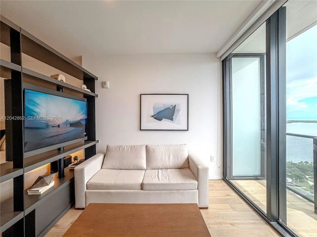 3 of 31 - 398 Ne 5th Street #4316, Miami, FL