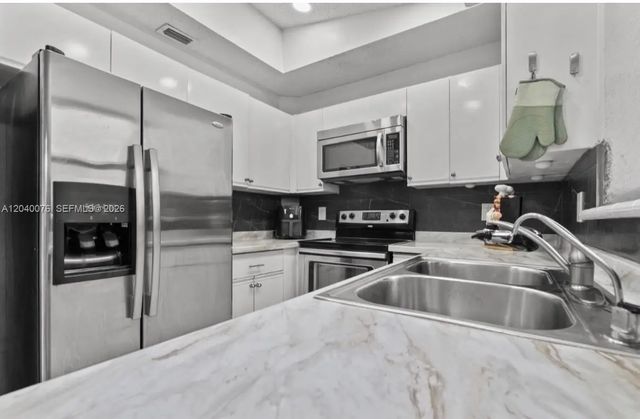 5 of 43 - 3539 W Inverrary Boulevard W, Lauderhill, FL