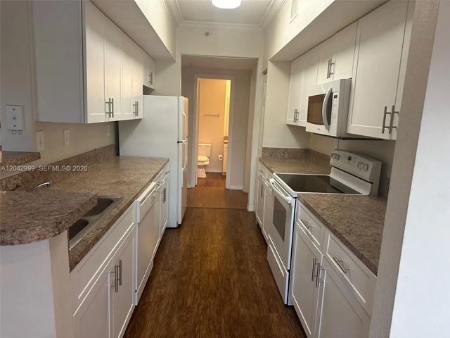 3 of 29 - 11600 Sw 2nd Street #18207, Pembroke Pines, FL