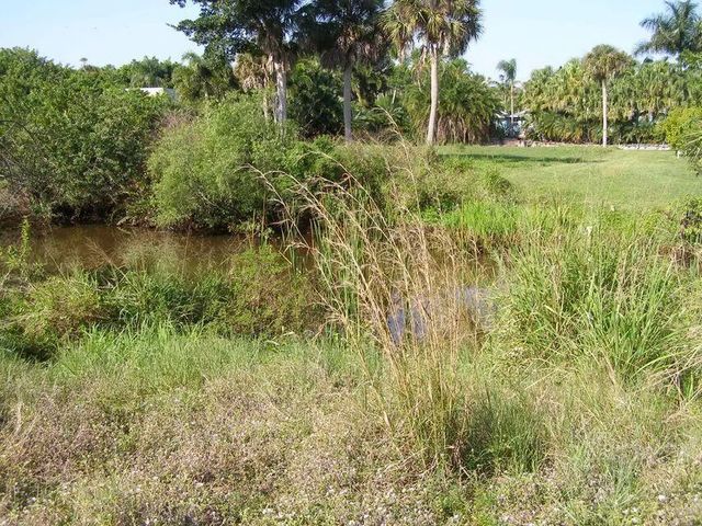 4 of 5 - 506 Ne Oleander Avenue, Port St. Lucie, FL