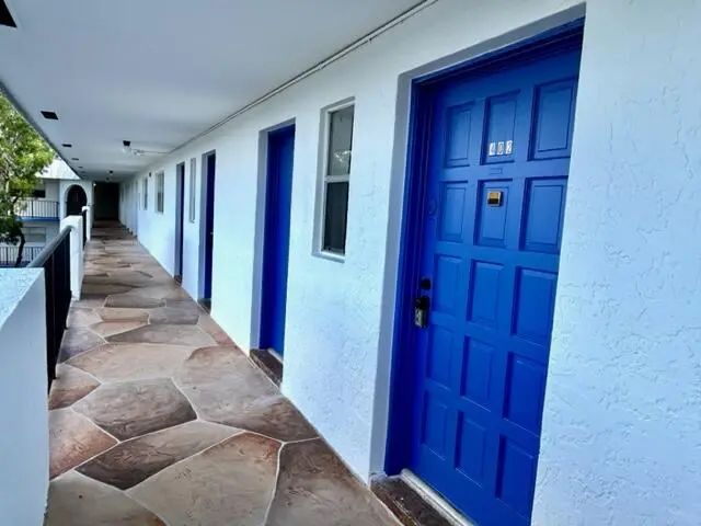 6061 N Falls Cir Drive #402, Lauderhill