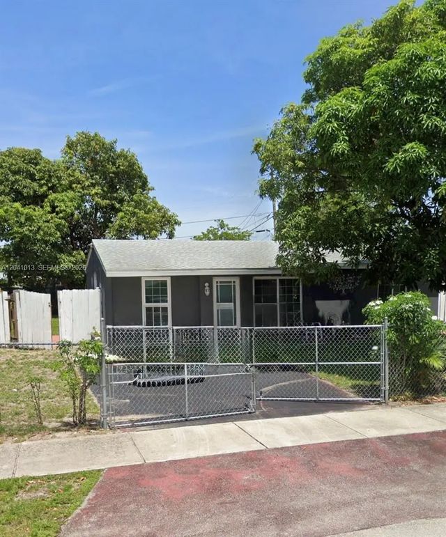 2300 Sw 43rd Avenue, Fort Lauderdale