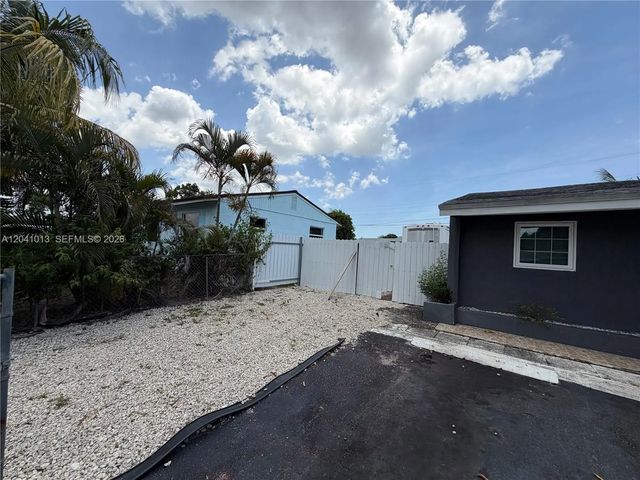2 of 26 - 2300 Sw 43rd Avenue, Fort Lauderdale, FL