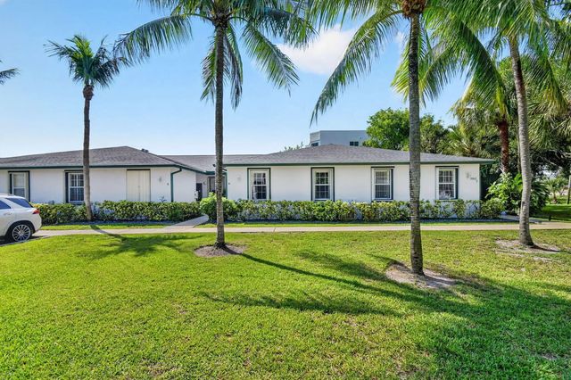 2 of 45 - 3162 Via Poinciana #6, Lake Worth, FL
