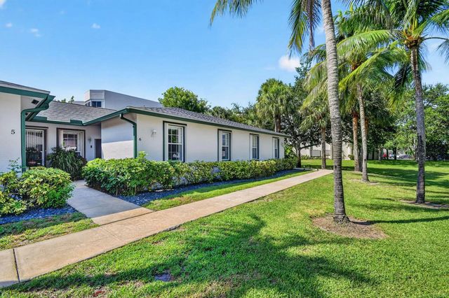 3 of 45 - 3162 Via Poinciana #6, Lake Worth, FL