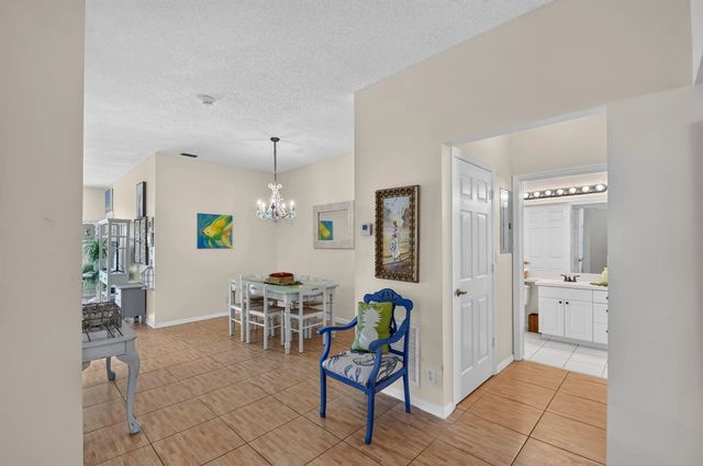 5 of 45 - 3162 Via Poinciana #6, Lake Worth, FL