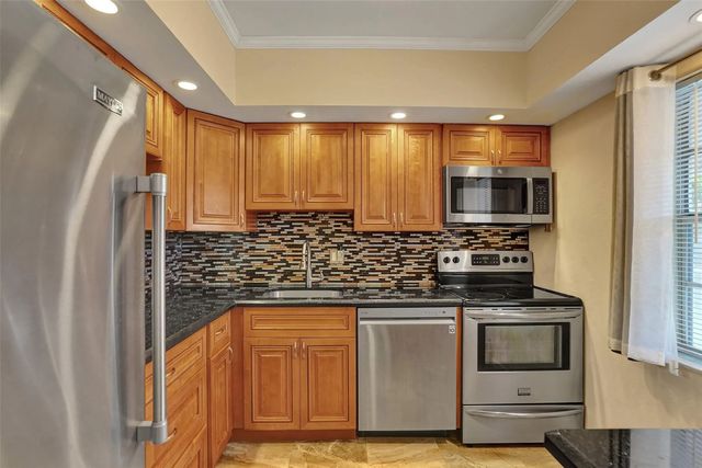 651 Nw 80th Terrace #207, Margate