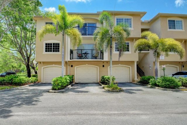 2 of 29 - 300 Crestwood Court N #307, Royal Palm Beach, FL