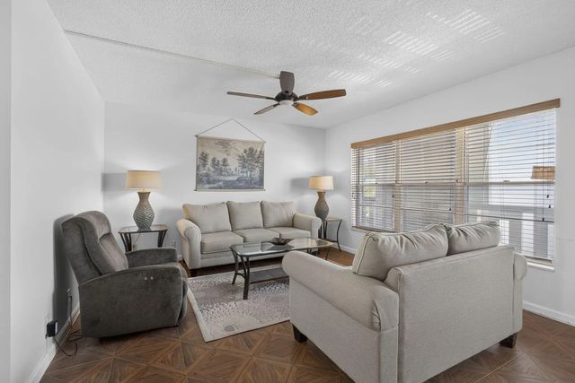 4 of 40 - 307 Wellington C, West Palm Beach, FL