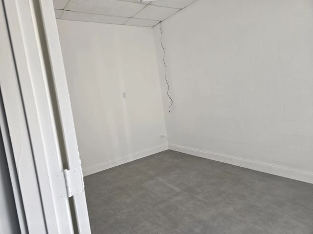 3 of 11 - 1530 Latham Road #15, West Palm Beach, FL