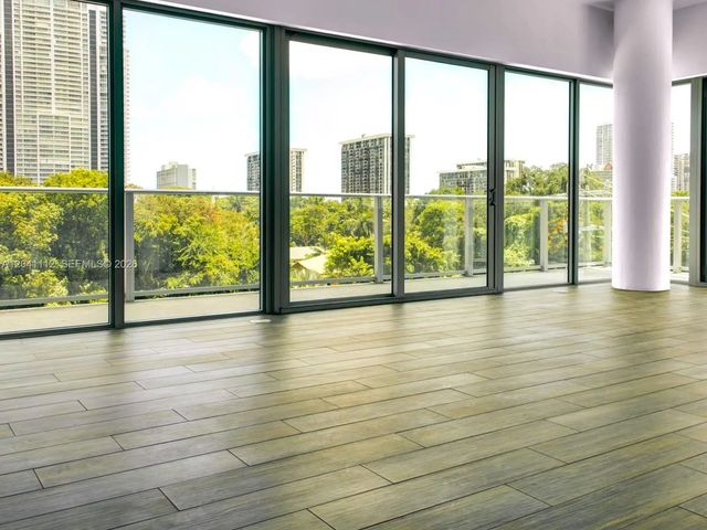 1600 Sw 1st Avenue #401, Miami