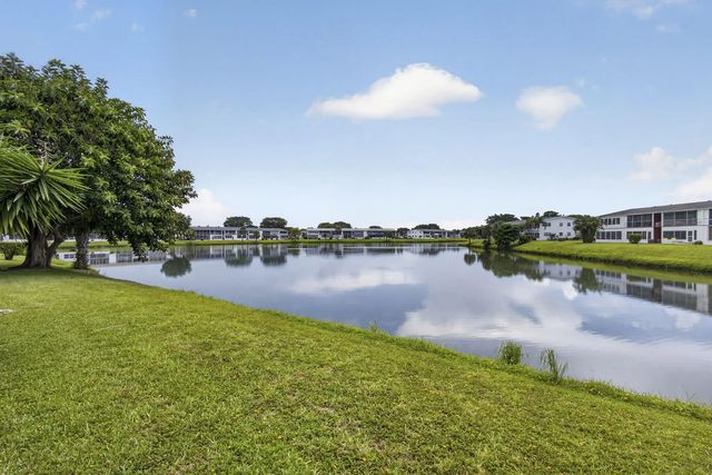 127 Chatham F, West Palm Beach