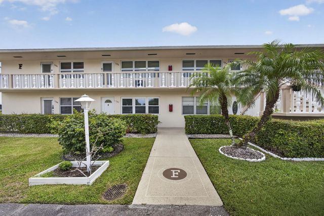 2 of 36 - 127 Chatham F, West Palm Beach, FL