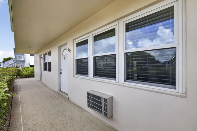3 of 36 - 127 Chatham F, West Palm Beach, FL