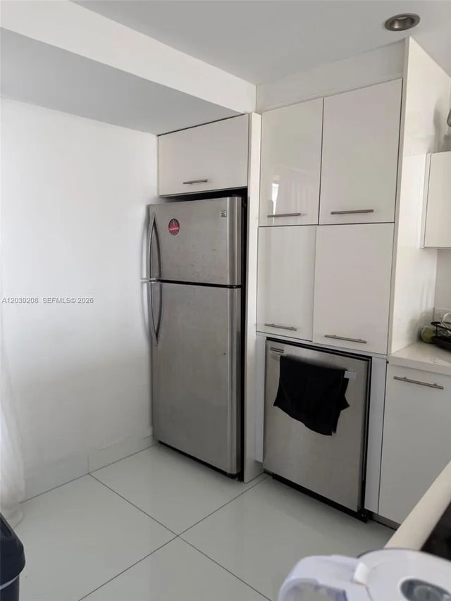 2 of 5 - 3475 N Country Club Drive #816, Aventura, FL