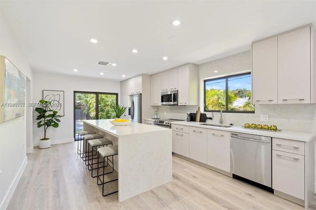 4 of 22 - 222 Sw 3rd Terrace, Dania Beach, FL