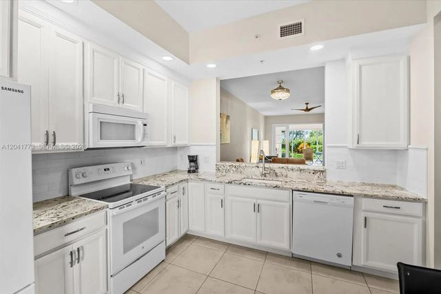 5 of 45 - 38 Harbour Isle Drive E #104, Fort Pierce, FL