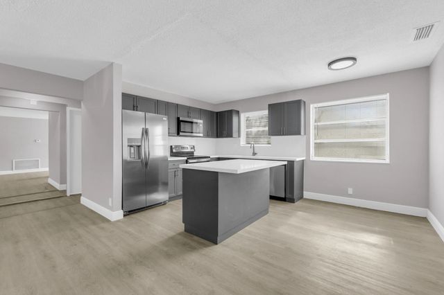 4 of 38 - 3240 Sheridan Lane #117, Hollywood, FL