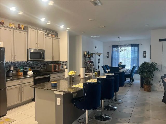 4 of 16 - 3855 Carrick Bend Drive, Kissimmee, FL