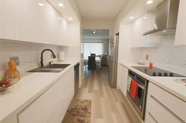 12750 Sw 15th Street #106d, Pembroke Pines