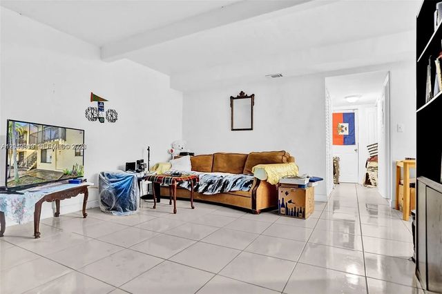 3 of 4 - 1065 S Flagler Avenue #704, Pompano Beach, FL