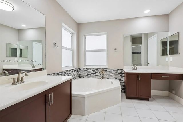 4 of 51 - 2162 Nw 77th Terrace, Pembroke Pines, FL