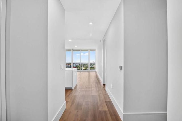 220 Lake Shore Drive #1511, West Palm Beach
