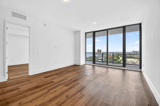 3 of 39 - 220 Lake Shore Drive #1511, West Palm Beach, FL