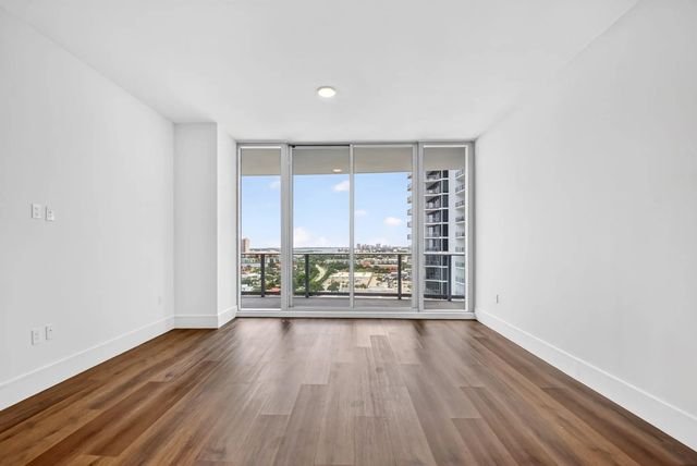 4 of 39 - 220 Lake Shore Drive #1511, West Palm Beach, FL