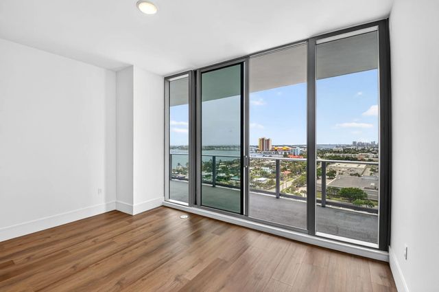 5 of 39 - 220 Lake Shore Drive #1511, West Palm Beach, FL