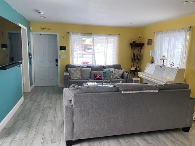 3 of 24 - 416 N D Street #1 And 2, Lake Worth Beach, FL