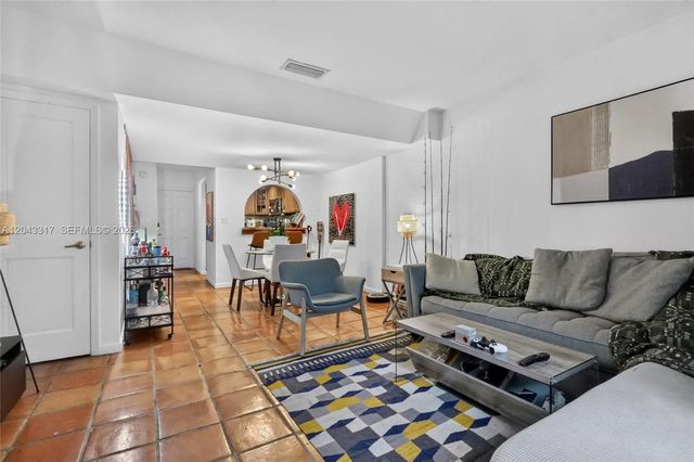 6705 N Kendall Drive #312, Pinecrest