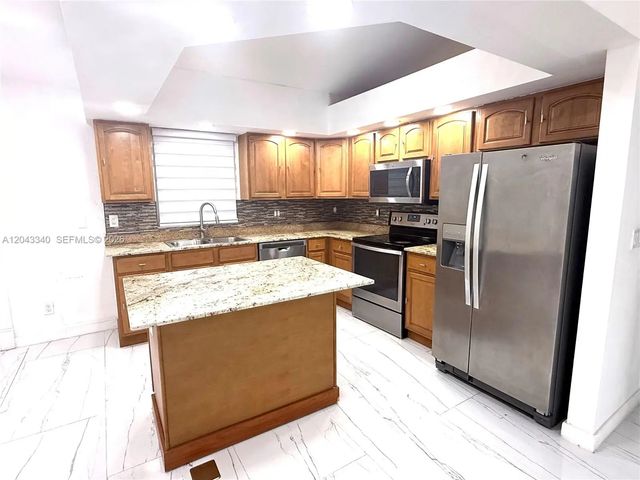 4 of 33 - 313 Nw 16 Place, Cape Coral, FL