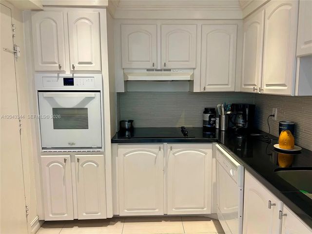 5 of 29 - 3801 S Ocean Drive #11m, Hollywood, FL