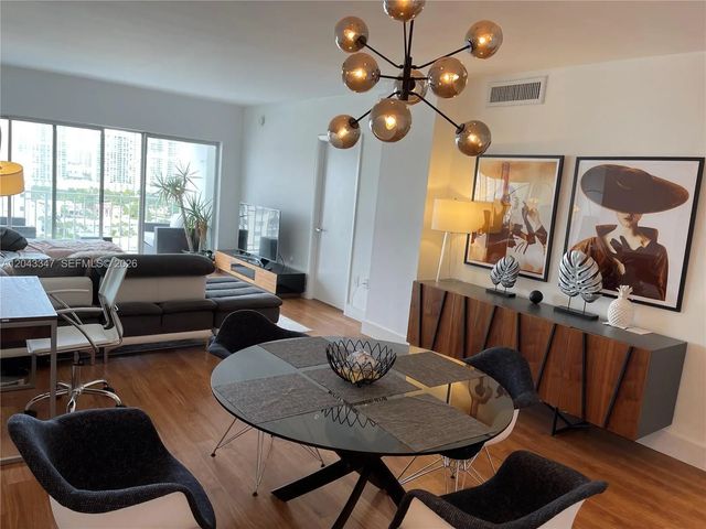 5 of 15 - 500 Bayview Drive #1719, Sunny Isles Beach, FL
