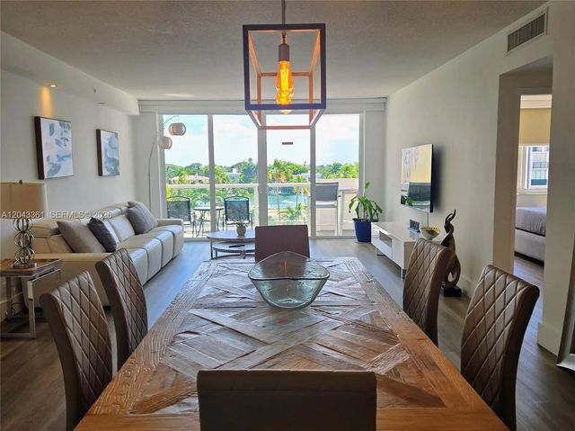 2 of 31 - 5601 Collins Avenue #520, Miami Beach, FL