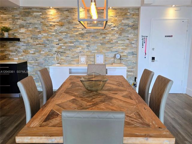 3 of 31 - 5601 Collins Avenue #520, Miami Beach, FL