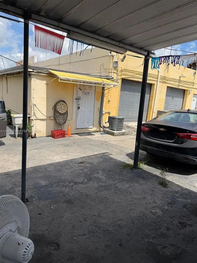 3 of 7 - 3445 Nw 27th Avenue, Miami, FL