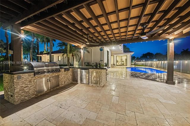 5 of 58 - 935 Gulfstream Court, Weston, FL