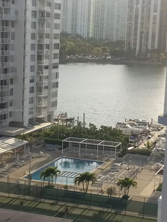 4 of 16 - 18021 Biscayne Boulevard #1101, Aventura, FL