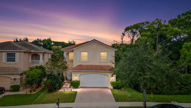 1104 Nw Leonardo Circle, 